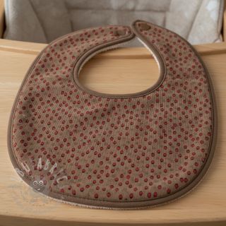 Sztruks STRETCH Little strawberries taupe