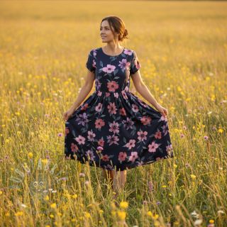 Bawełniana tkanina VISCOSE Flowers navy digital print