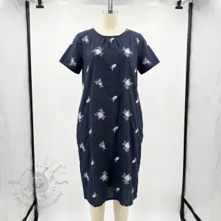 Bawełniana tkanina VOILE EMBROIDERY Flowers navy