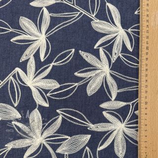 Bawełniana tkanina JEANS Embroidery Flowers white