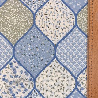 Bawełniana tkanina Flowers patchwork baby blue