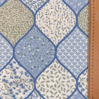 Bawełniana tkanina Flowers patchwork baby blue
