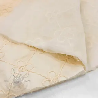Pikowana tkanina Flower design offwhite