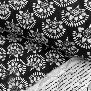 Bawełniana tkanina VOILE STEPPED Bouquet flowers black digital print