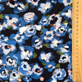 Wiskoza POPLIN STRETCH Painted flowers navy digital print