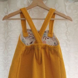 Menčester yellow