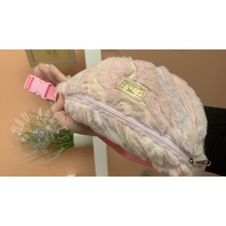 Sztuczne futro z tiulem powder