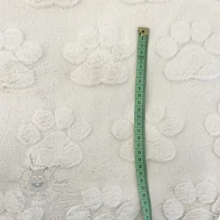 Polar Paw prints ecru