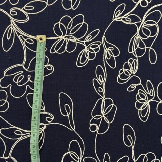 Dvojitá gázovina/mušelín EMBROIDERY Climbing flowers navy