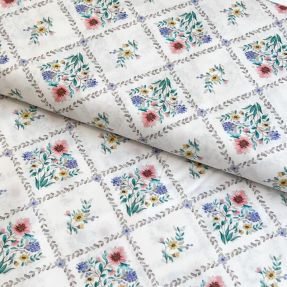 Bawełniana tkanina Flowers Tara off white design A digital print