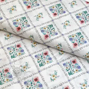 Bawełniana tkanina Flowers Tara off white design A digital print