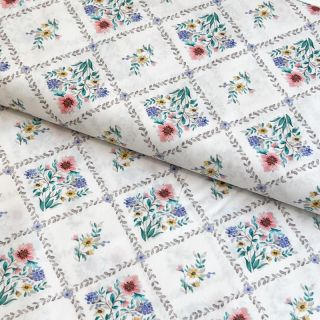 Bawełniana tkanina Flowers Tara off white design A digital print