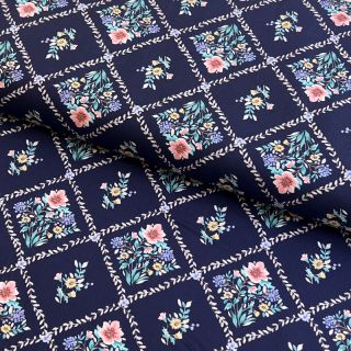 Bawełniana tkanina Flowers Tara navy design A digital print