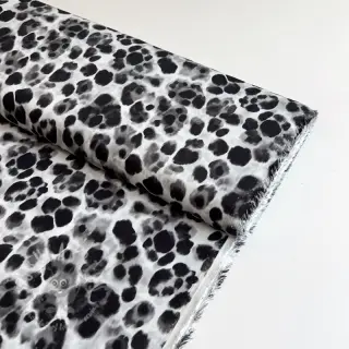 Wiskoza SATIN Animal skin black digital print
