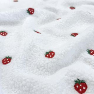 Tkanina płaszczowa TEDDY EMBROIDERY Strawberries white